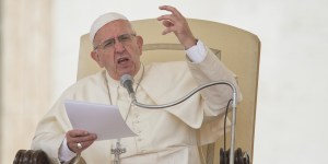 Papież Franciszek potępia zamach w Nicei