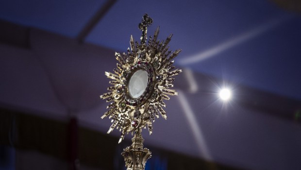 Dziesięć niezwykłych faktów o mocy Eucharystii