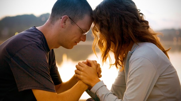 Czy wspólna modlitwa pomaga małżeństwom?