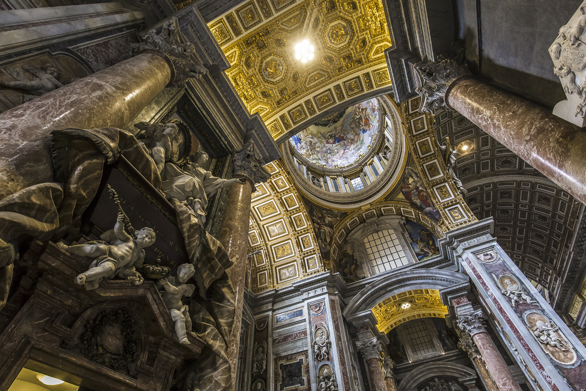 WEB ST PETERS BASILICA DETAIL INTERIOR AT004 Shutterstock 03