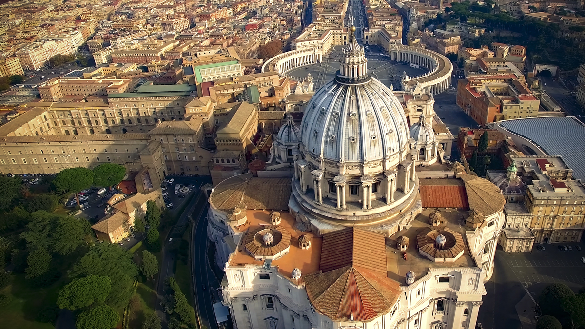 WEB ST PETERS BASILICA DETAIL INTERIOR AT004 Shutterstock 11