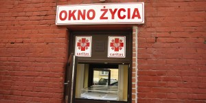 Gdzie by były te dzieci, gdyby nie Okno Życia? S. Barbara odsłania kulisy zza okna