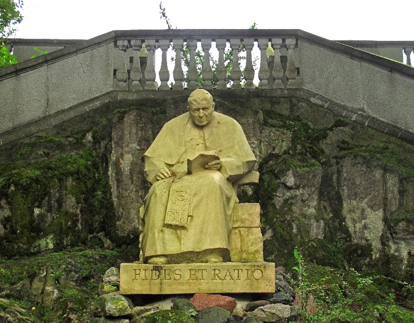 PELPLIN MIASTO KSIĘŻY