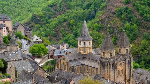 web-sainte-foy-conques-abbey-de-irina-kuzmina-i-shutterstock