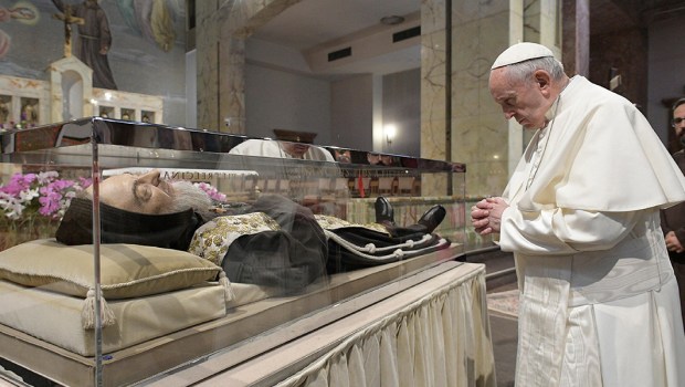 POPE FRANCIS PIETRELCINA
