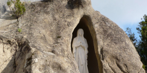Tu Matka Boska ze Scoglio ukazywała się 4 dni. &#8222;Włoskie Lourdes&#8221;? [zdjęcia]