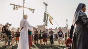 KRZYŻ NA PRZYSTANKU JEZUS