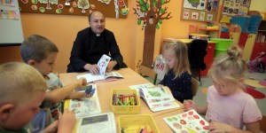 Religia w szkole czy poza szkołą? Jak to wygląda w różnych krajach Europy