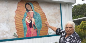 Żądają od niej usunięcia grafitti z Matką Bożą. „Będą musieli mnie najpierw zabić”