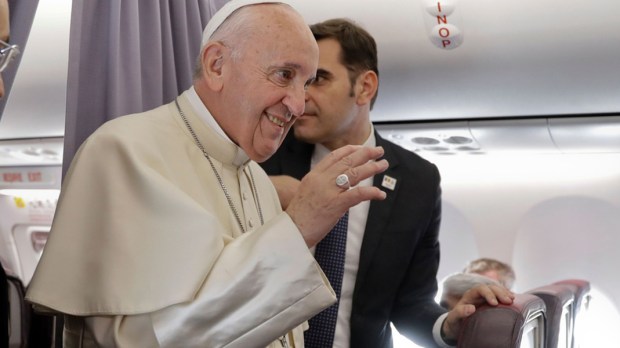 WEB3;POPE;FRANCIS;PLANE;ROMANIA;KS01