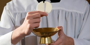 W Eucharystii staje się obecny nie tylko Chrystus, nie tylko On sam