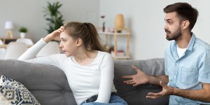 5 języków niemiłości w małżeństwie. Jak się z nich leczyć?