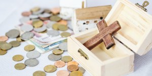 Okradł parafię, po czym zwrócił swój łup. Ks. proboszcz chce go nagrodzić&#8230;