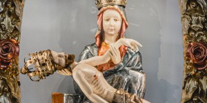 Tu Maryja wyprasza pocieszenie i ratuje od rozpaczy. Modlitwa i uzdrowienia w sanktuarium w Skrzatuszu