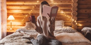 Książki pod kocyk na zimowe wieczory? Te tytuły cię rozgrzeją!