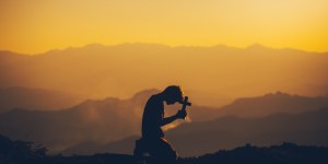 Ten akt uwielbienia z XVIII wieku pomoże ci stanąć w Bożej obecności