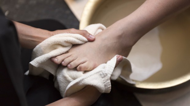 WASHING, FEET