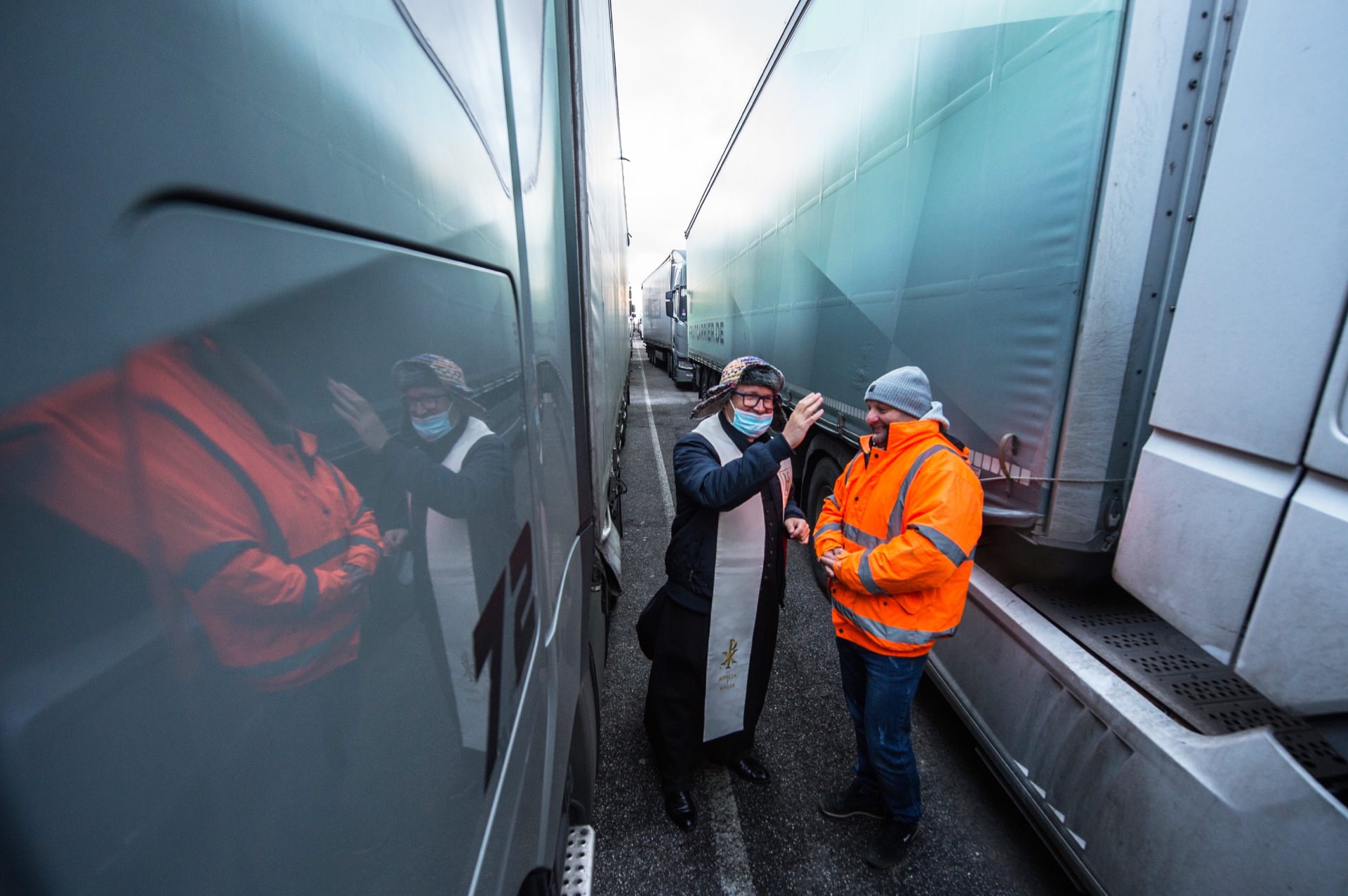 POMOC POLAKÓW DLA KIEROWCÓW NA LOTNISKU MANSTON
