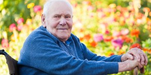 Pomaganie jak nałóg? Historia Tadeusza i jego wolontariatu w hospicjum