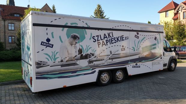 SACROTRUCK, SZLAKI PAPIESKIE