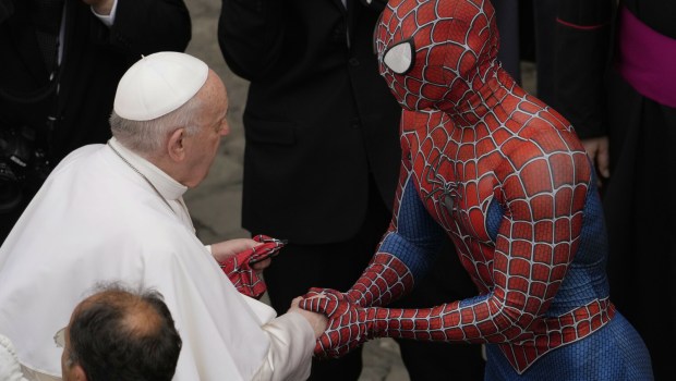 PAPIEŻ FRANCISZEK I SPIDERMAN