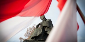 Ranną łączniczkę niósł na własnych plecach. Ks. Stefan Wyszyński: kapelan powstańców i AK