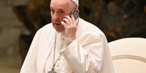 &#8222;Modlę się za Ciebie, a Ty módl się za mnie&#8221;. Papież Franciszek złożył życzenia 104-latce