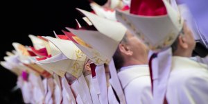 Bp Galbas o synodzie: zaprosić ludzi po apostazji i tych, co nie przyjmują po kolędzie