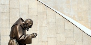 Dzień, w którym ojciec Pio odpowiedział cudem na list Jana Pawła II