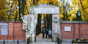 Cmentarz kaukaski, egipskie piramidy i skład broni AK. Jak dobrze znacie warszawskie Powązki?