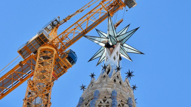 SAGRADA FAMILIA, GWIAZDA