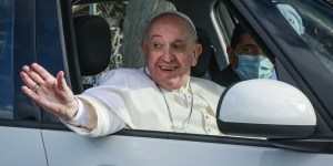 &#8222;Ojciec Święty podwiózł mnie do domu&#8221;. Miły gest papieża Franciszka