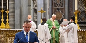 30 lat był poza Kościołem. Jest pierwszym Polakiem ustanowionym przez papieża katechistą