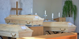 &#8222;Wierzę, że moja córeczka modli się w niebie ze mną&#8221;. W Krakowie odbył się pogrzeb dzieci nienarodzonych [GALERIA]