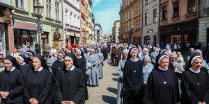 &#8222;Co by było, gdyby nie te siostry?!&#8221; Jak wygląda życie konsekrowane w Polsce w liczbach?