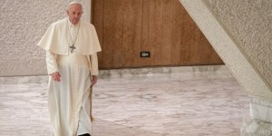 Papież Franciszek z osobistą wizytą w ambasadzie rosyjskiej