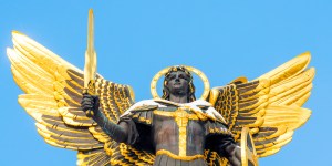 Dlaczego na Placu Niepodległości w Kijowie stoi statua św. Michała Archanioła?