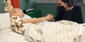 Angelina Jolie odwiedziła ukraińskie dzieci. „Modlę się o koniec wojny. To jedyny sposób”