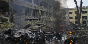 &#8222;Bombardują z diabelską siłą. Nasza ewakuacja to cud&#8221;. Świadectwo paulina z Mariupola