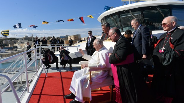 Catamaran-transfer-to-Gozo-Port