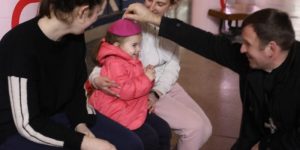 Wstrząsająca relacja biskupa Charkowa o posłudze na krwawiących terenach Ukrainy [zdjęcia]