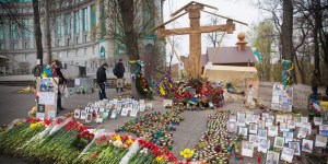 Krzyże na kijowskim Majdanie: opowiadają o krwi poległych i odrodzeniu duchowym Ukrainy