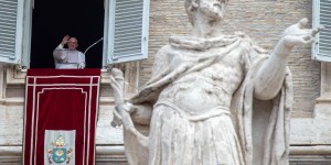 Franciszek: Eucharystia nie tylko karmi, lecz także nasyca