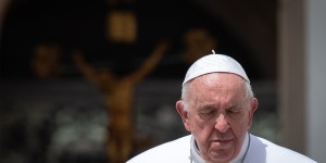 Papież: nie może pozostać księdzem, kto dopuszcza się wykorzystywania seksualnego