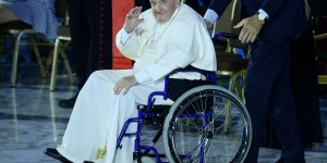 Papież dementuje plotki o swojej rezygnacji. Podtrzymuje też chęć wizyty w Moskwie i Kijowie