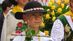 wejście pielgrzymki góralskiej na Jasną Górę