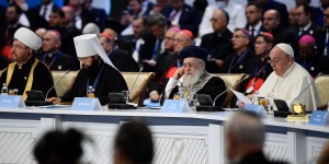 Franciszek w Kazachstanie: Świat oczekuje od nas autentycznej religijności i braterskiej przyjaźni