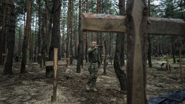 odkryto masowe groby w Iziumie na Ukrainie