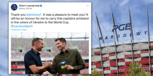 „To będzie dla mnie zaszczyt”. Robert Lewandowski zabierze opaskę Ukrainy na mundial w Katarze
