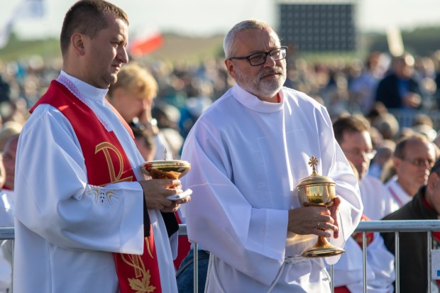 nadzwyczajny szafarz Komunii świętej